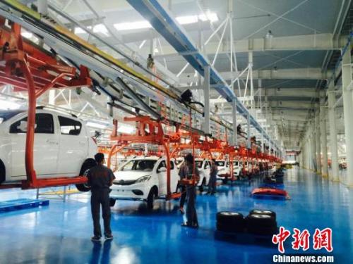 资料图:新能源汽车生产线 梁成功 摄